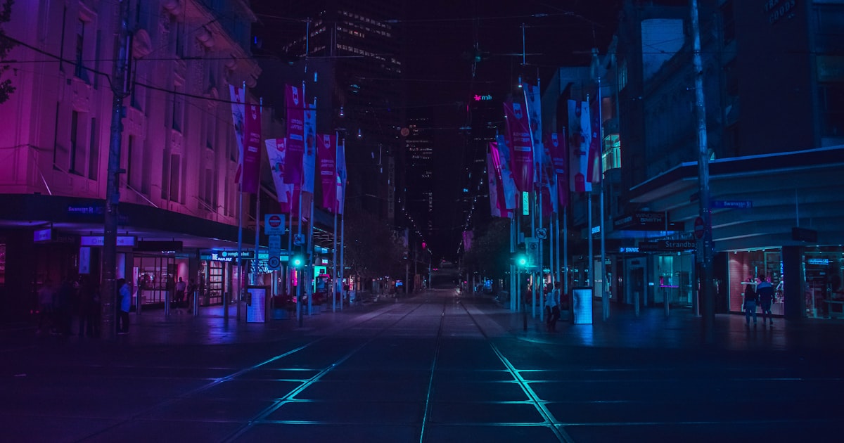 15 Essential Safety Tips for Walking Alone at Night